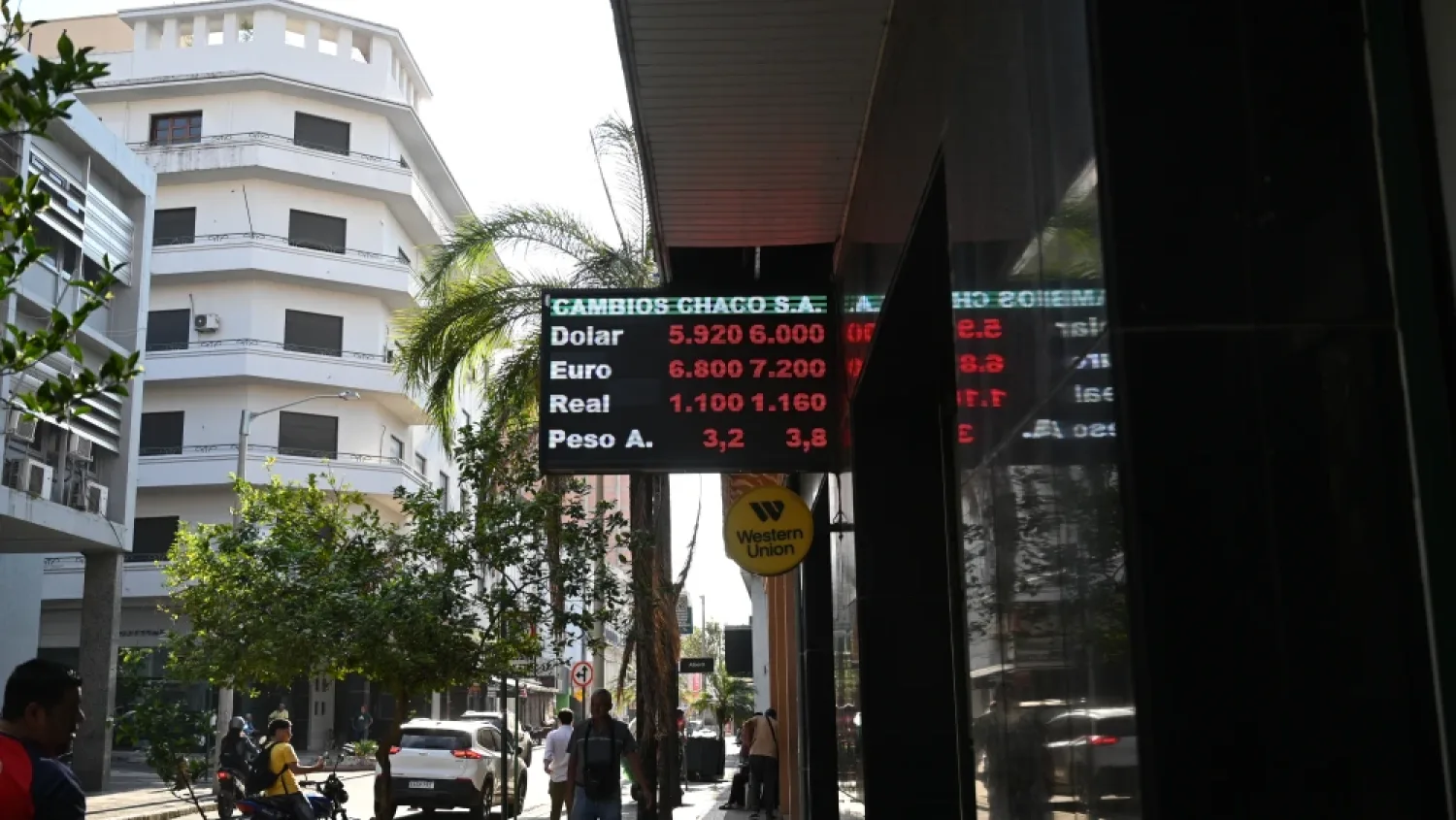 El dólar vuelve a bajar a G. 6.000 tras decisión de la FED