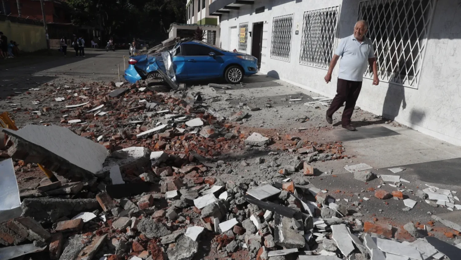 Un temblor de magnitud 7,4 sacude Colombia con graves daños materiales en varias ciudades