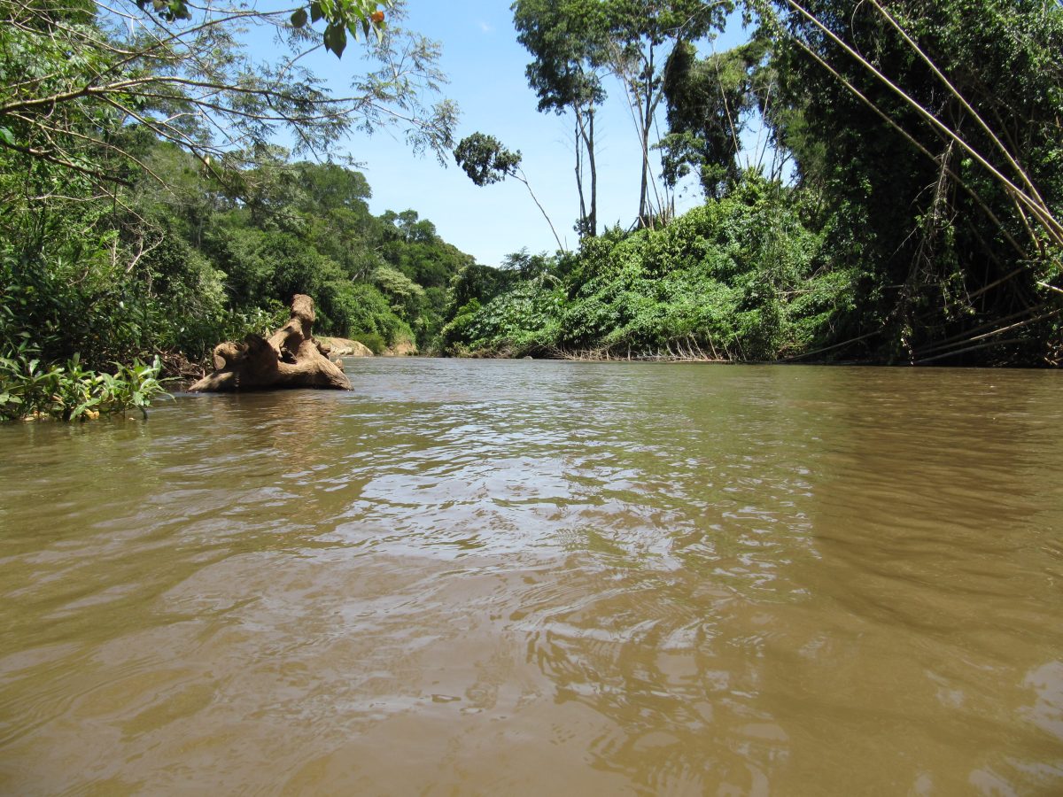 Tragedia en Cerro Corá: niño de 12 años fallece ahogado en el río Aquidabán