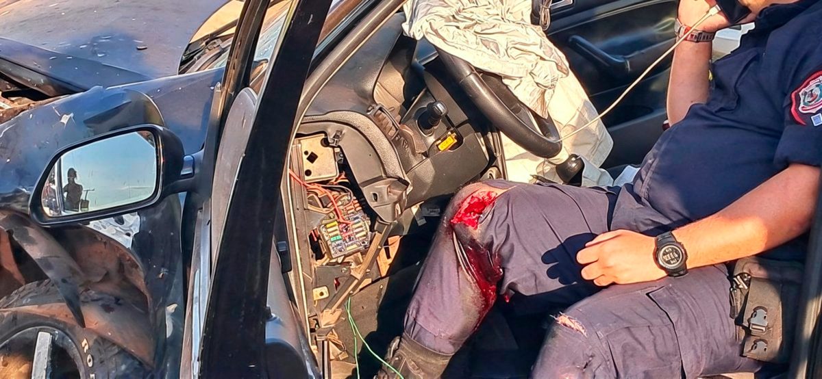 Policía y estudiante de Medicina terminan lesionados tras accidente de tránsito