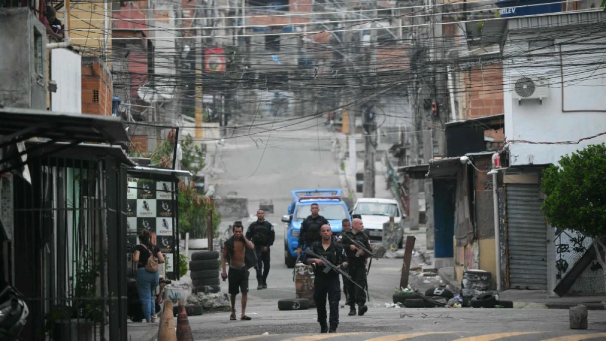 Río de Janeiro: Desmantelan grupo de policías que vendían fusiles al crimen organizado